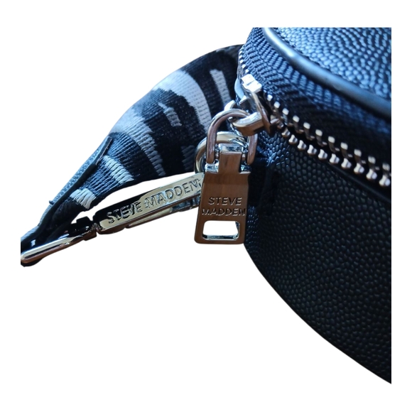 Steve Madden Black Heart-Shaped Crossbody - Picture 7 of 8